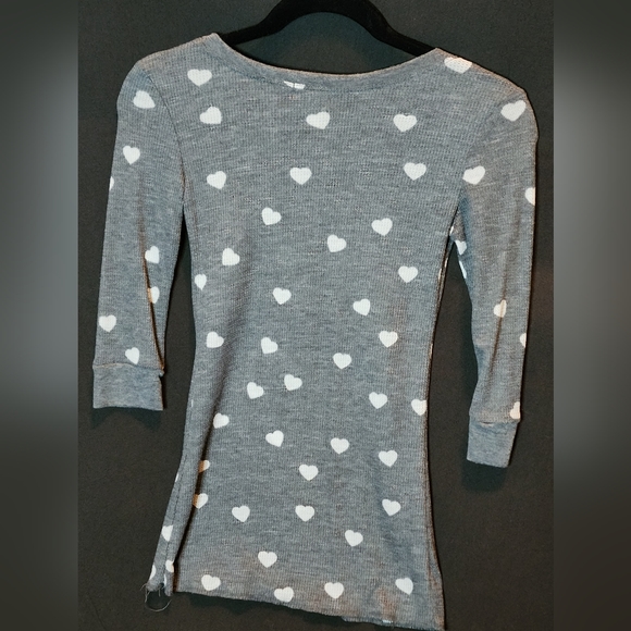 Wet Seal Heart Print Thermal - Picture 2 of 3